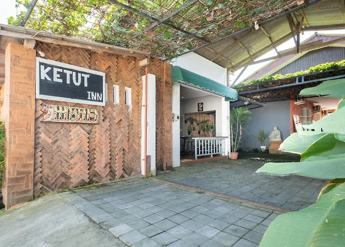 Hotel Oyo 3775 Ketut 2*