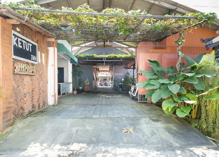 Hotel Oyo 3775 Ketut 2*